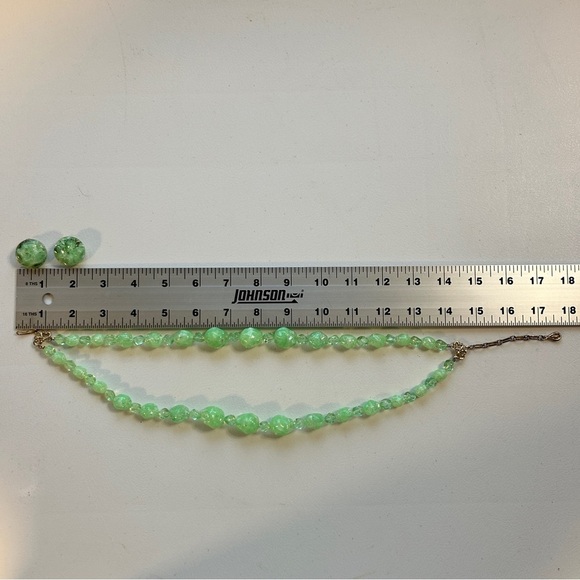 Vintage Coro Green Beaded Two Strand Necklace With Matching Clip on Earrings - Picture 6 of 8